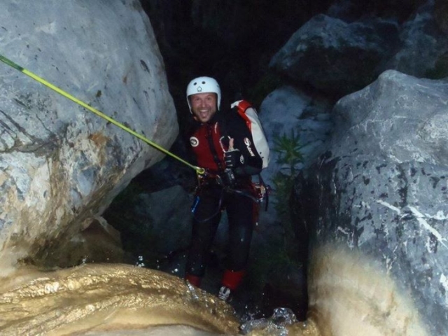 salto en el barranco